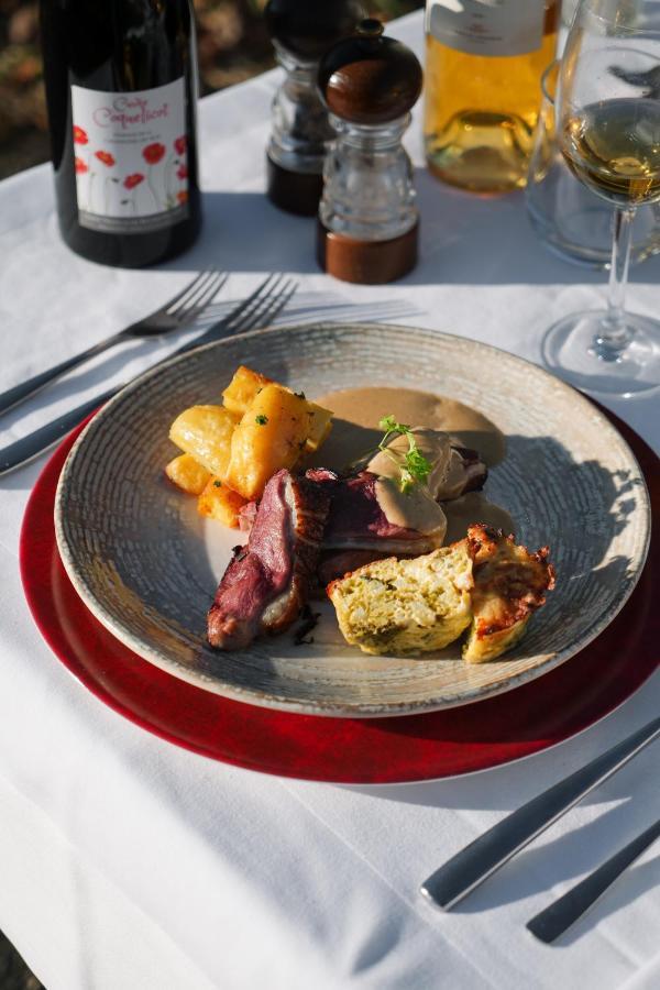 Hotel Restaurant Les Coquelicots, The Originals Relais Saint-Pardoux-l'Ortigier Bagian luar foto