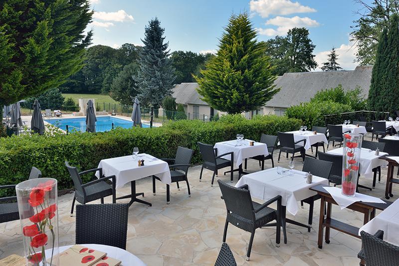Hotel Restaurant Les Coquelicots, The Originals Relais Saint-Pardoux-l'Ortigier Bagian luar foto