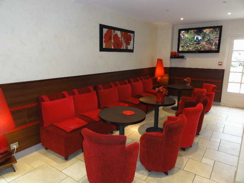 Hotel Restaurant Les Coquelicots, The Originals Relais Saint-Pardoux-l'Ortigier Bagian luar foto