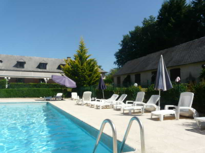 Hotel Restaurant Les Coquelicots, The Originals Relais Saint-Pardoux-l'Ortigier Bagian luar foto