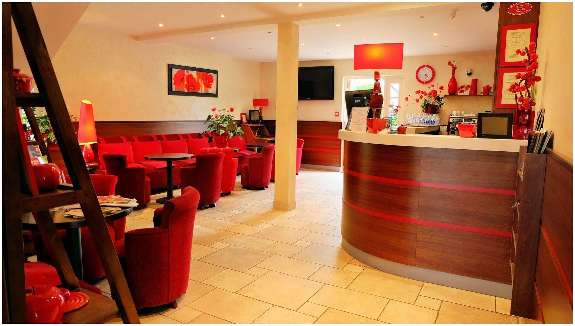 Hotel Restaurant Les Coquelicots, The Originals Relais Saint-Pardoux-l'Ortigier Bagian luar foto